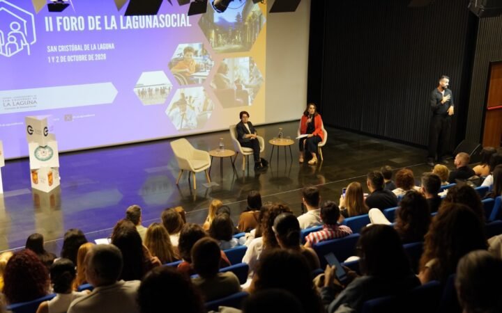 Participantes en la inauguración del II Foro LaLagunaSocial sobre dependencia en La Laguna